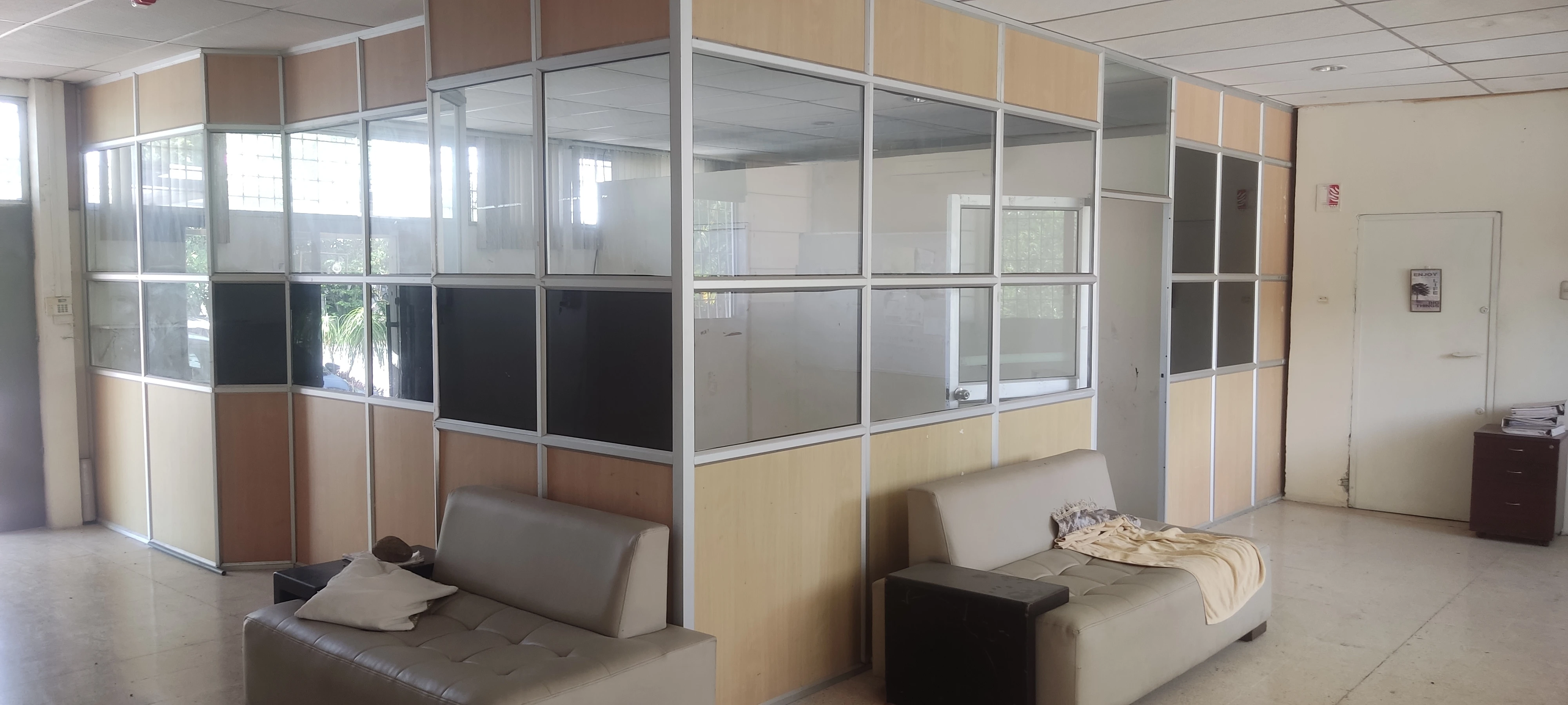 Interior oficinas (vista 1)