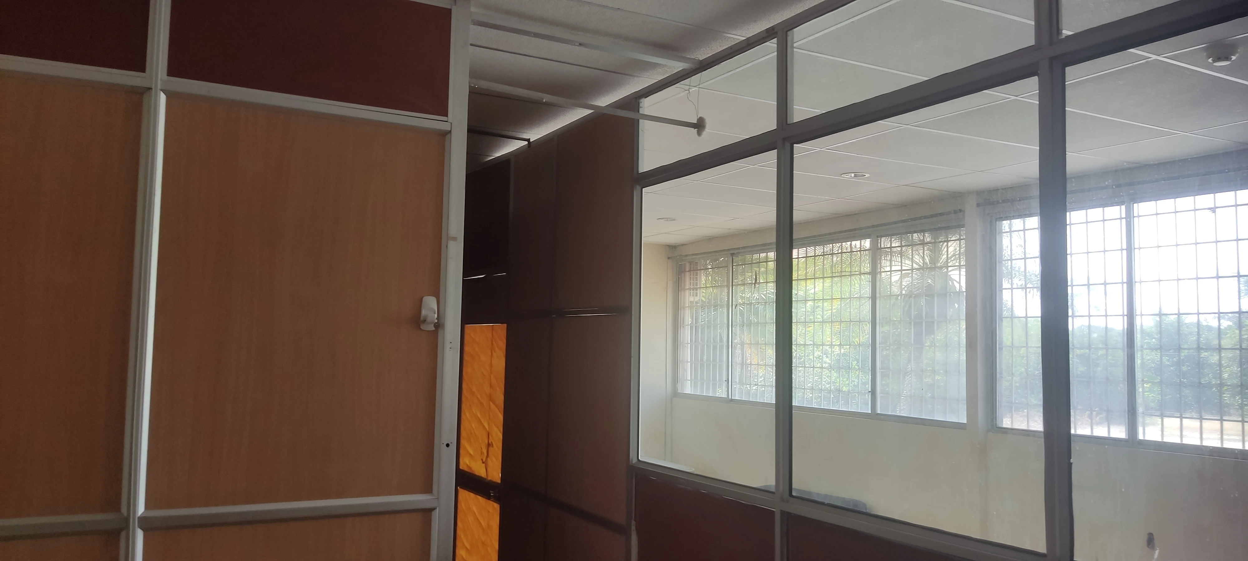 Interior oficinas (vista 3)